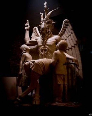 Estátua de Baphomet na cidade de Detroit (EUA). 