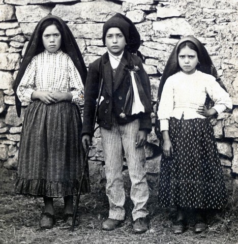 Lúcia, Francisco e Jacinta de Fátima.