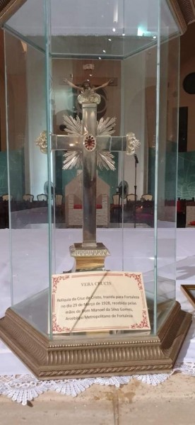 Relíquia da Cruz de Cristo estava perdida no subsolo da Catedral Metropolitana de Fortaleza.