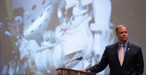Jim Bridenstine, administrador da NASA, discursa na sexta Conferência Internacional de Defesa Planetária da Academia de Astronáutica, na segunda-feira, 29 de abril de 2019, na Universidade de Maryland, em College Park.