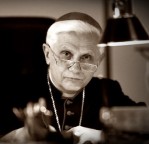 Cardeal Ratzinger: Nós não publicamos todo o Terceiro Segredo de Fátima. Parte inédita do Terceiro Segredo de Fátima fala sobre um mau Concílio e uma má missa que estavam por vir.