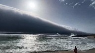 HAVERÁ TAMBÉM COISAS ESPANTOSAS, E GRANDES SINAIS DO CÉU. (Lc 21,11) - A imensa nuvem rolo que cobriu diversas praias de Portugal 