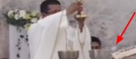 Sobrenatural! 3 Hóstias pularam do Cibório na hora da Consagração (vídeo)