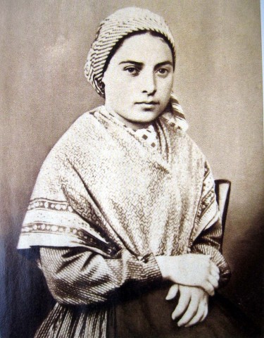 Bernadete Soubirous aos 14 anos de idade.