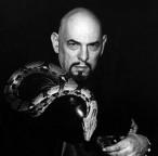 Anton LaVey, fundador da Igreja de Satanás.