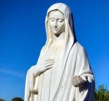 N. Sra. em Medjugorje: HOJE, COMO NUNCA, CONVIDO-OS À ORAÇÃO. QUE A SUA ORAÇÃO SEJA ORAÇÃO PELA PAZ. SATANÁS É FORTE E DESEJA DESTRUIR NÃO SÓ A VIDA HUMANA, MAS TAMBÉM A NATUREZA E O PLANETA EM QUE VOCÊS VIVEM.