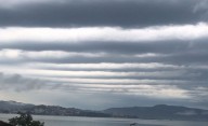 Estranha formação de nuvens no céu da Grande Florianópolis chama a atenção dos moradores