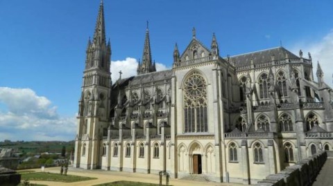 SantuÃ¡rio de Nossa Senhora de Montligeon.