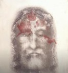 REPRODUÇÃO DO SANTO SUDÁRIO SANGRA POR TRÊS HORAS. Conheça o prodígio ocorrido com a imagem da Sagrada Face de Jesus (vídeo)
